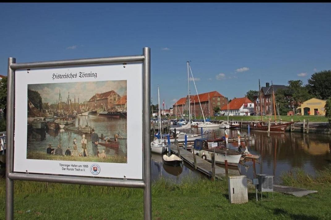 Landschaftliches Haus Aparthotel Tonning Bagian luar foto